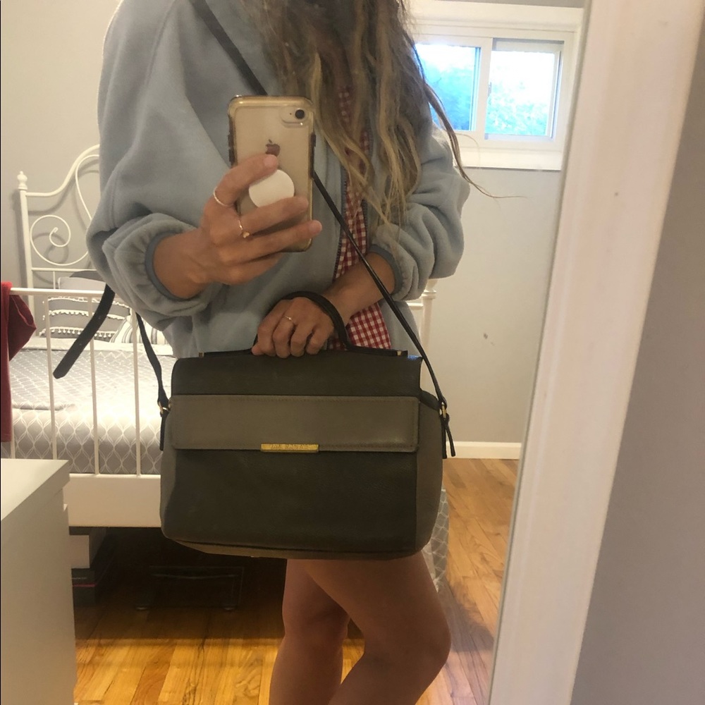 100% Authentic Marc Jacobs leather crossbody bag